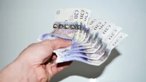 700 funtów miesięcznie wsparcia dla osób z potwierdzonymi schorzeniami zdrowotnymi