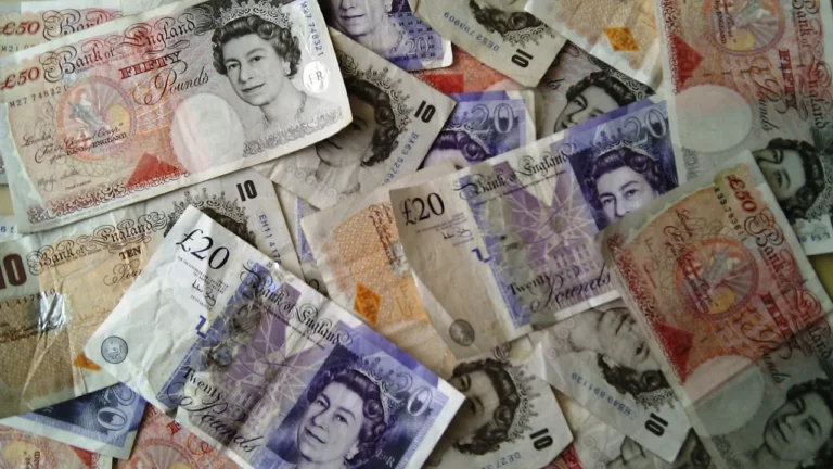 Councile mają jeszcze 57 mln funtów na wsparcie z Household Support Fund