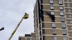 Londyński wieżowiec w płomieniach. Dramatyczna akcja ratunkowa