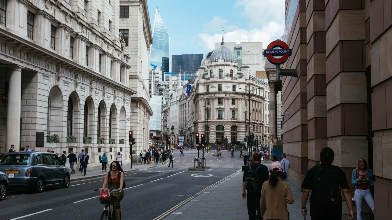 Londyńskie metro wstrzymane przez strajki. Przygotuj się na utrudnienia
